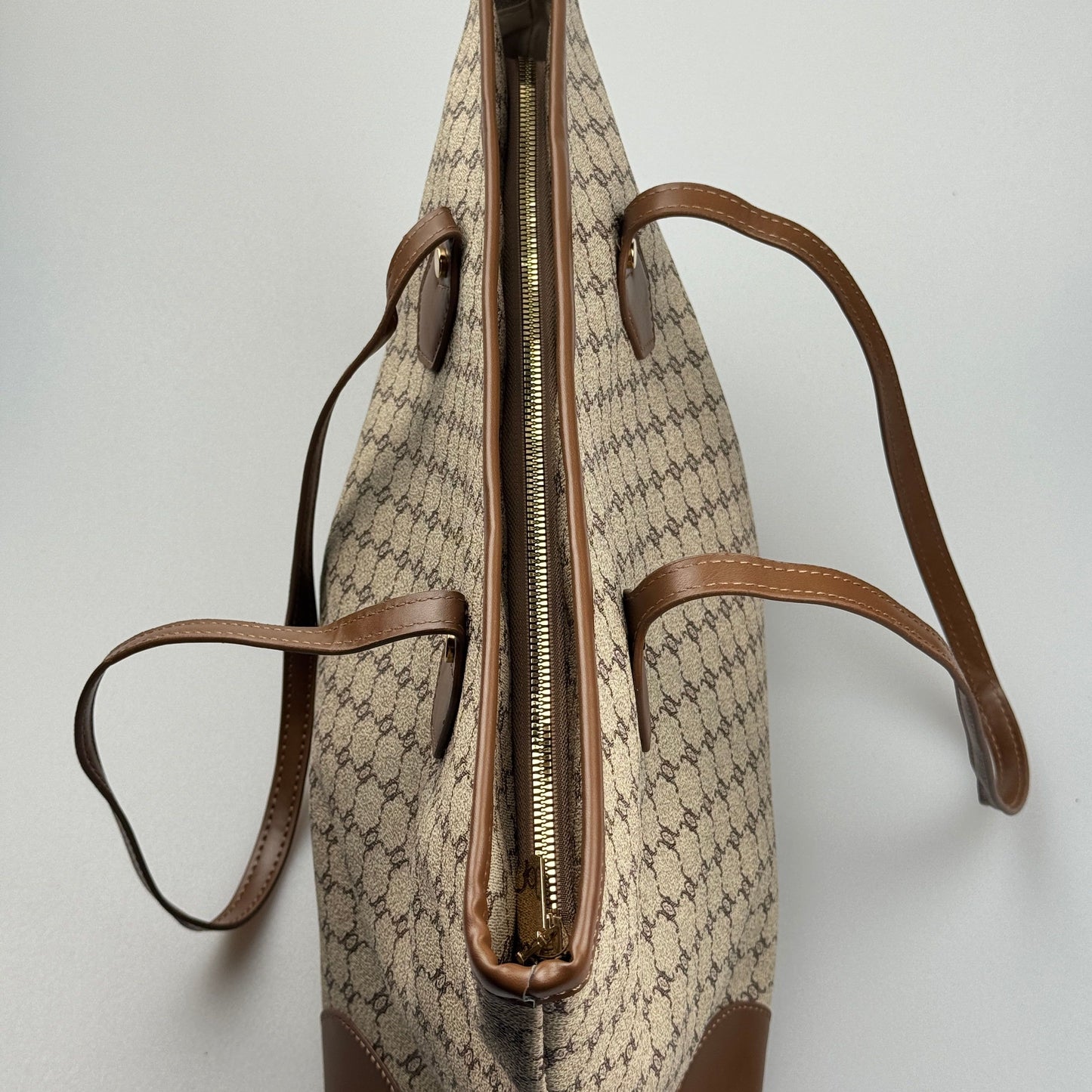 Mala Shopper Essential Monogram