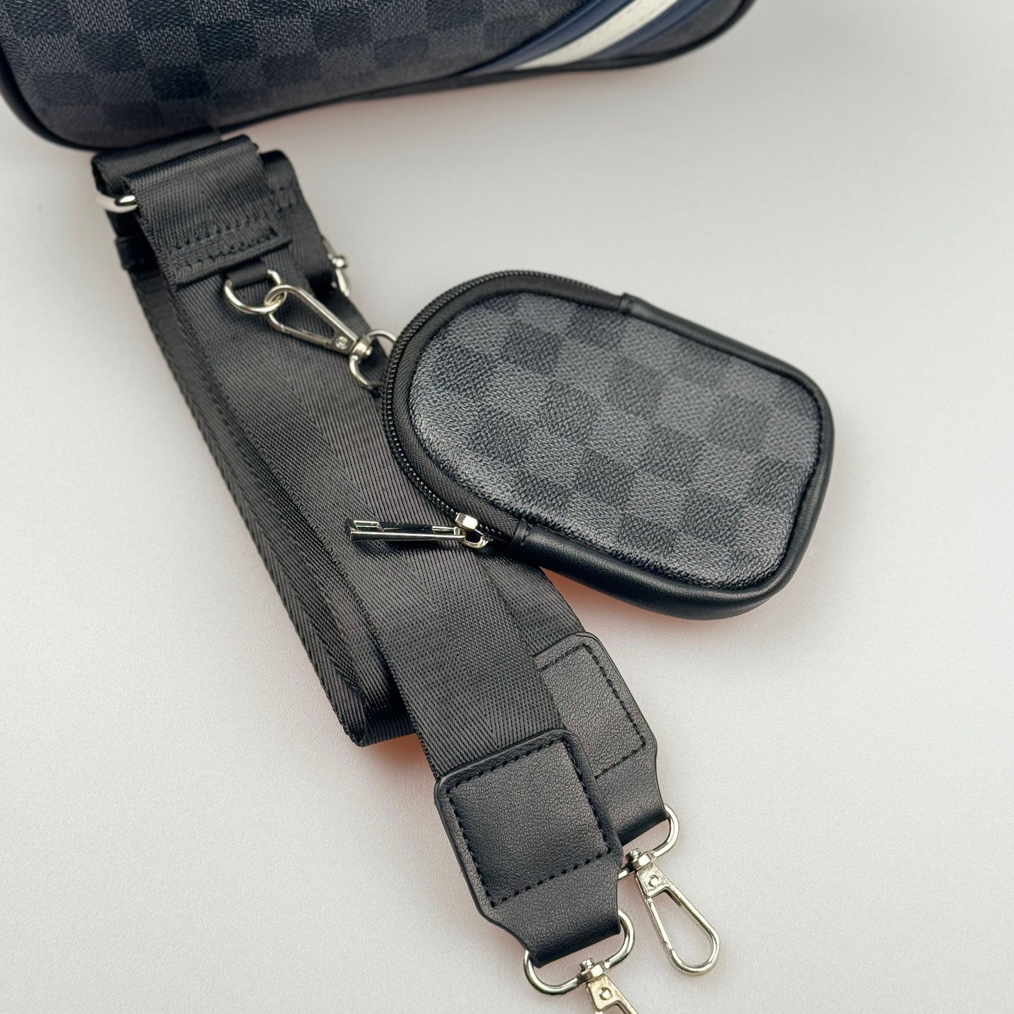 Bolsa Crossbody Masculina Xadrez com Bolsa Extra