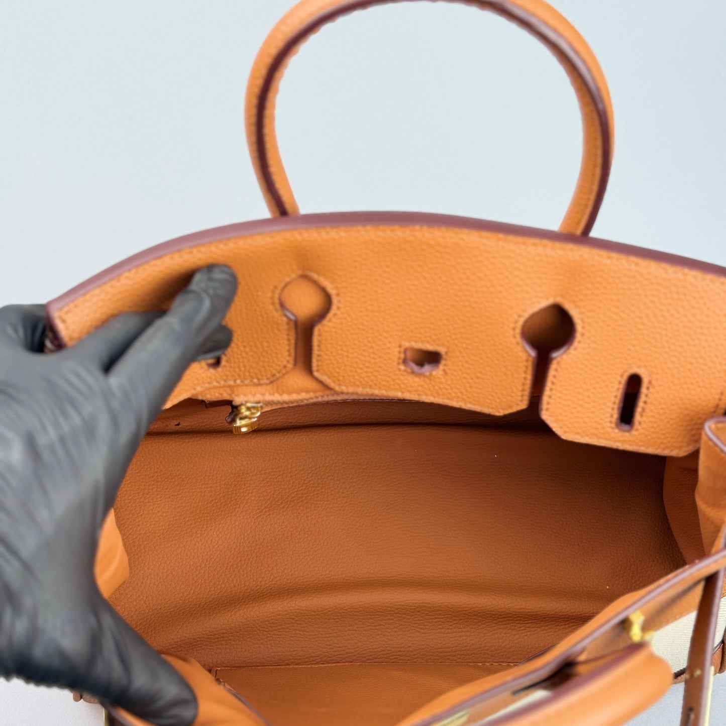 Mala Estilo Birkin em Tela e Pele Genuína – Luxo Estruturado com Fecho Elegante