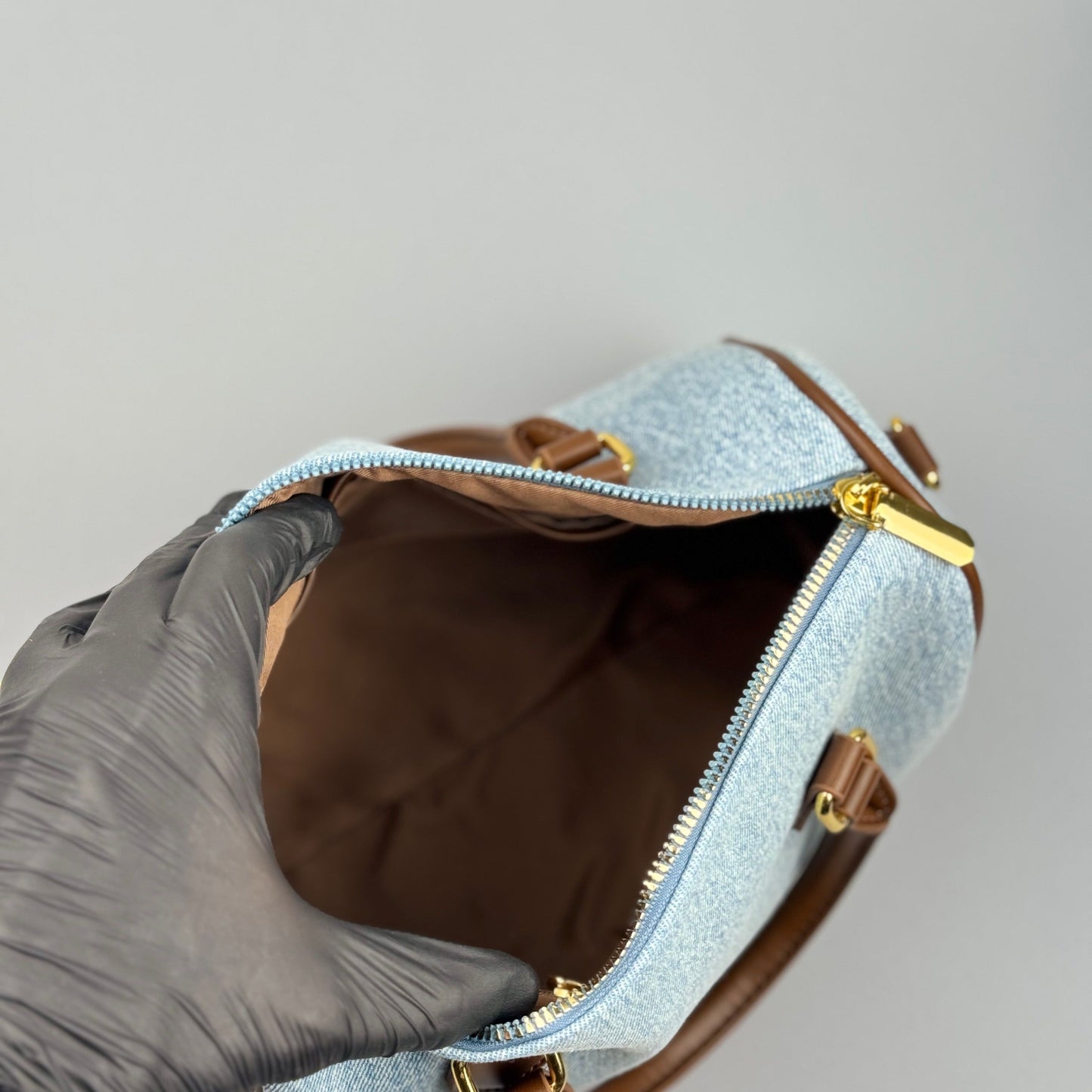 Mala Denim Vintage com Detalhes em Couro
