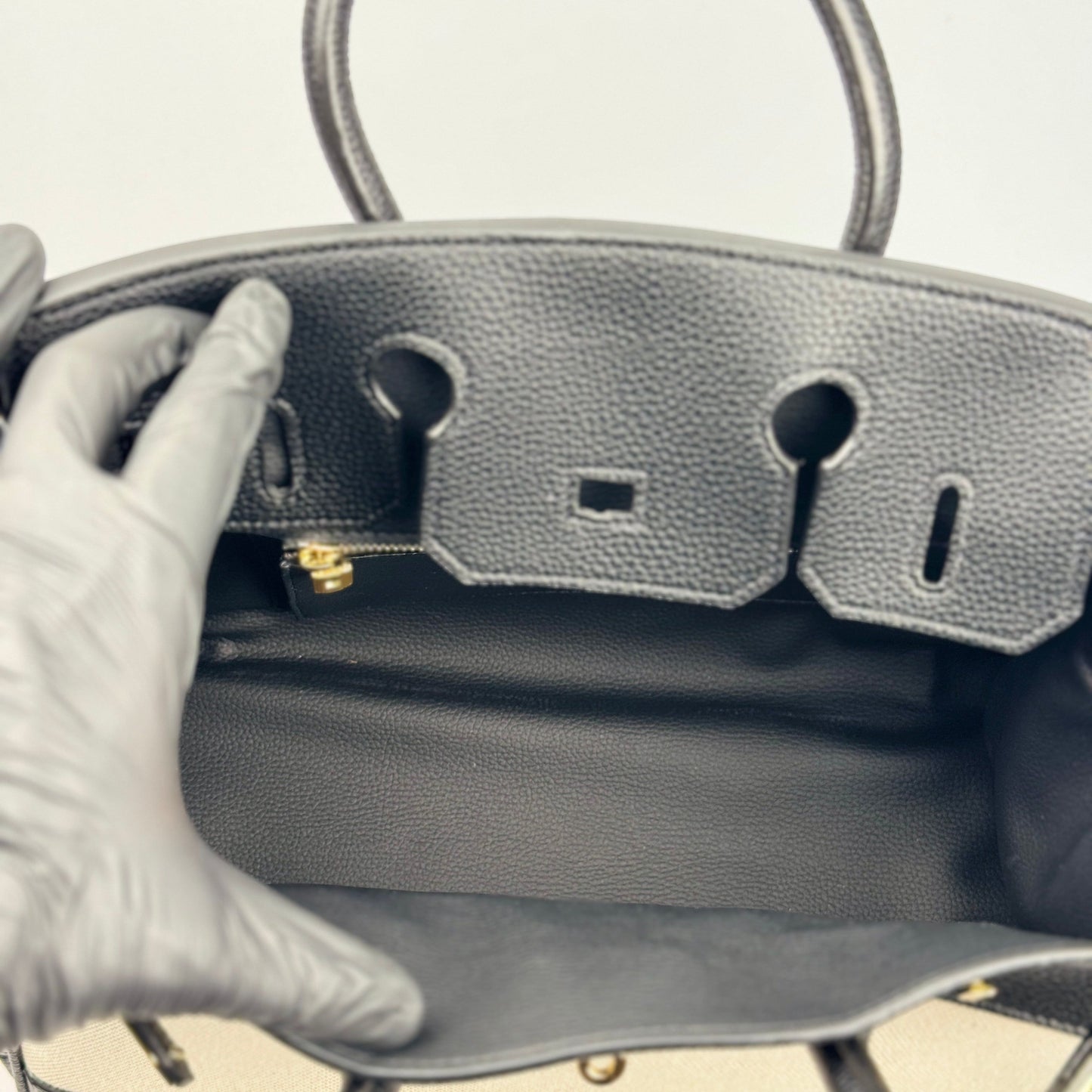 Mala Estilo Birkin em Tela e Pele Genuína – Luxo Estruturado com Fecho Elegante