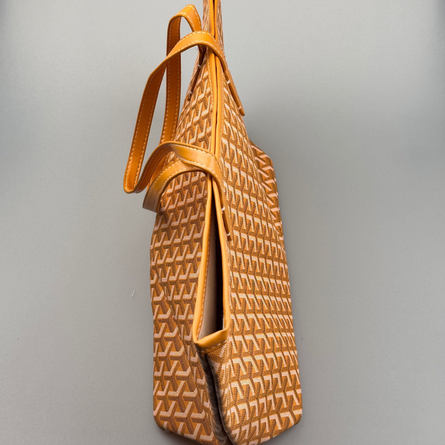 Mala Tote em Textura Geométrica – Estilo Moderno com Interior Amplo