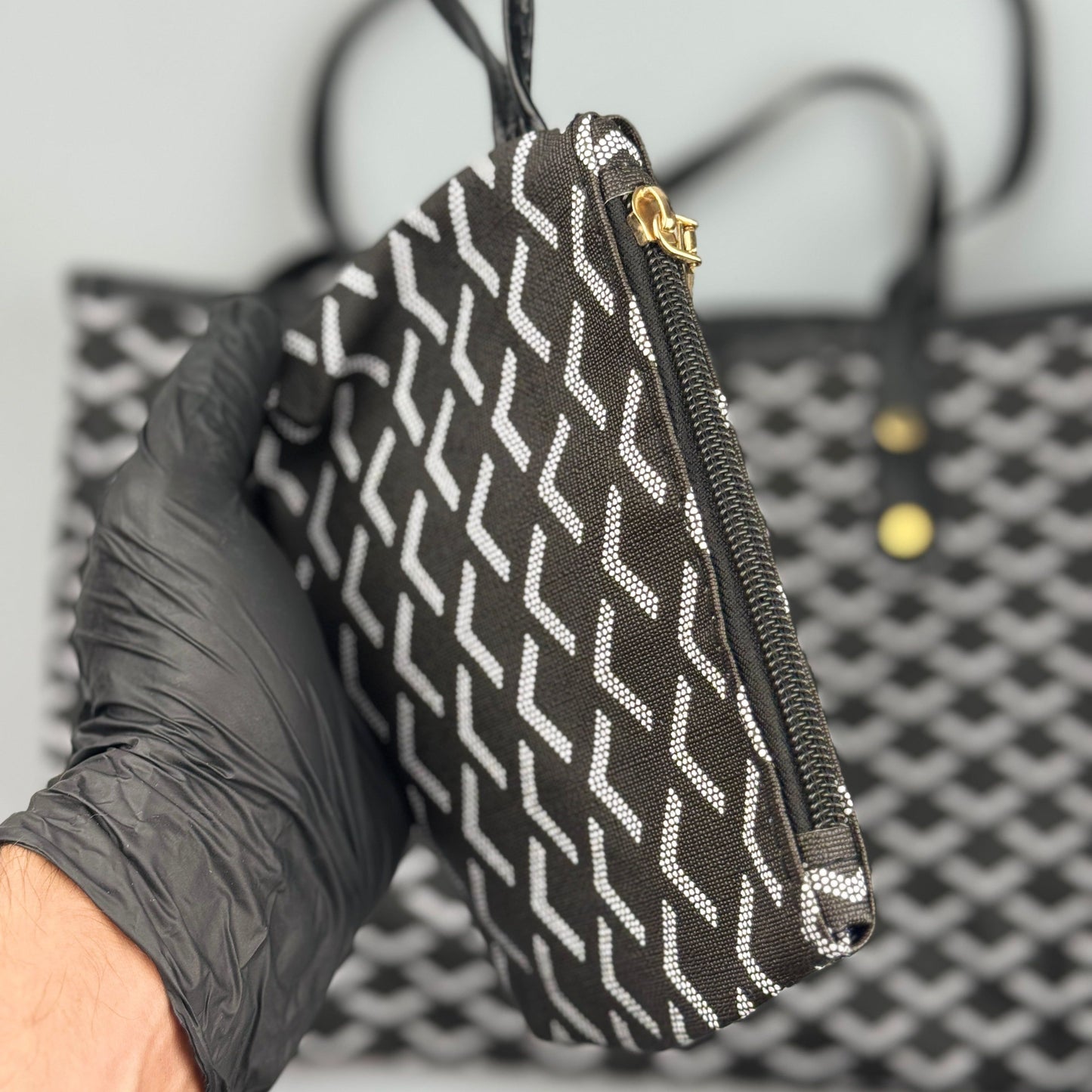 Bolsa Tote Estilo Geométrico com Bolsa Pequena