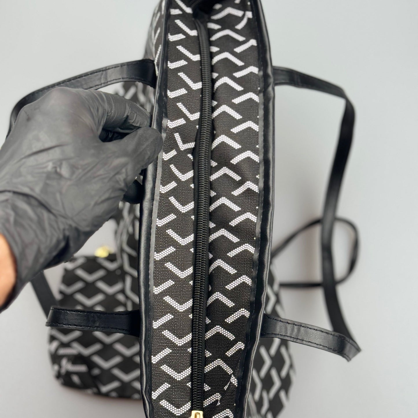 Bolsa Tote Estilo Geométrico com Bolsa Pequena