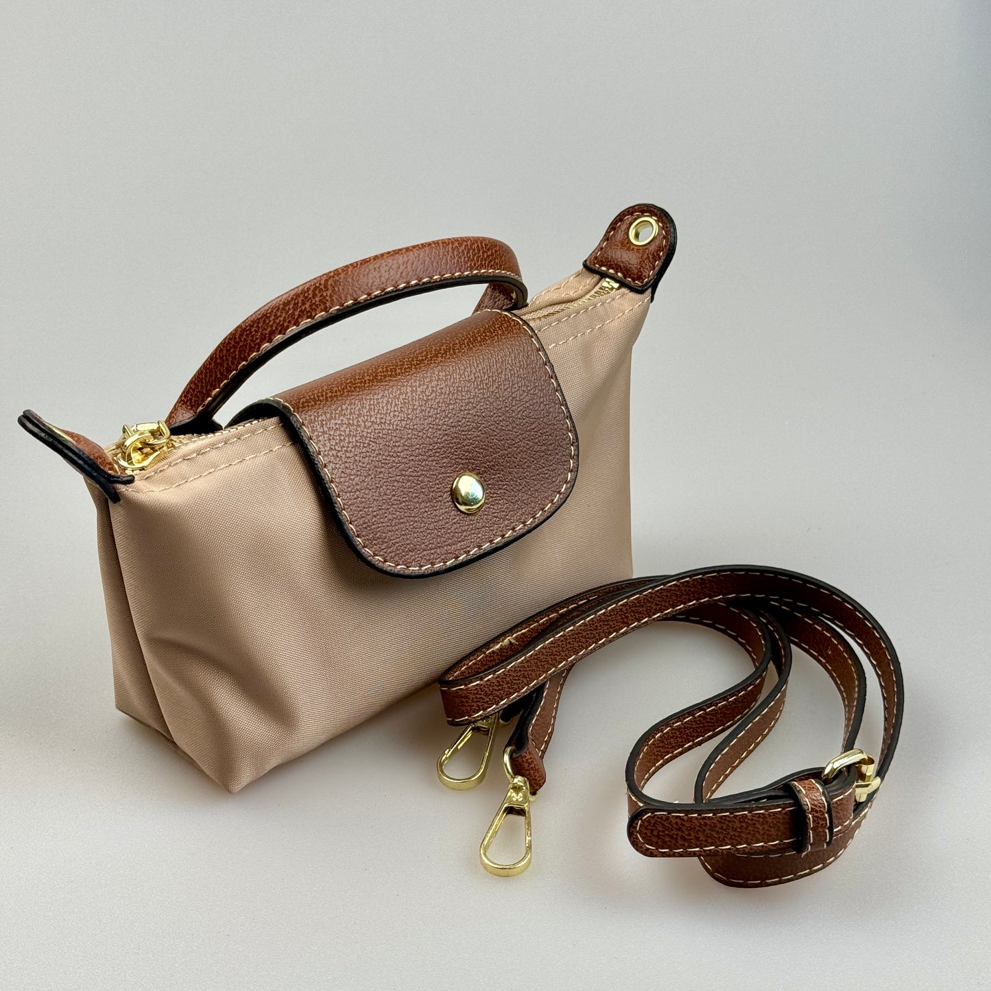 Mini Bolsa Crossbody – Estilo Casual Chic em Nylon Resistente