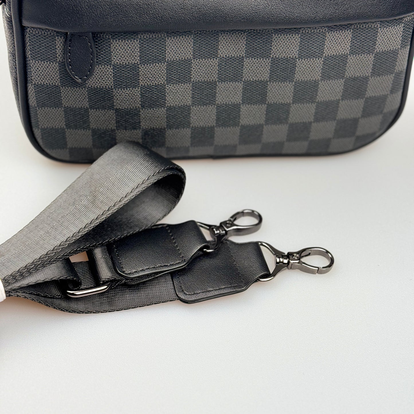 Bolsa Masculina Grid Compact Cross