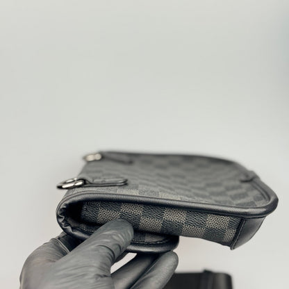 Bolsa Crossbody Masculina Xadrez Clássica