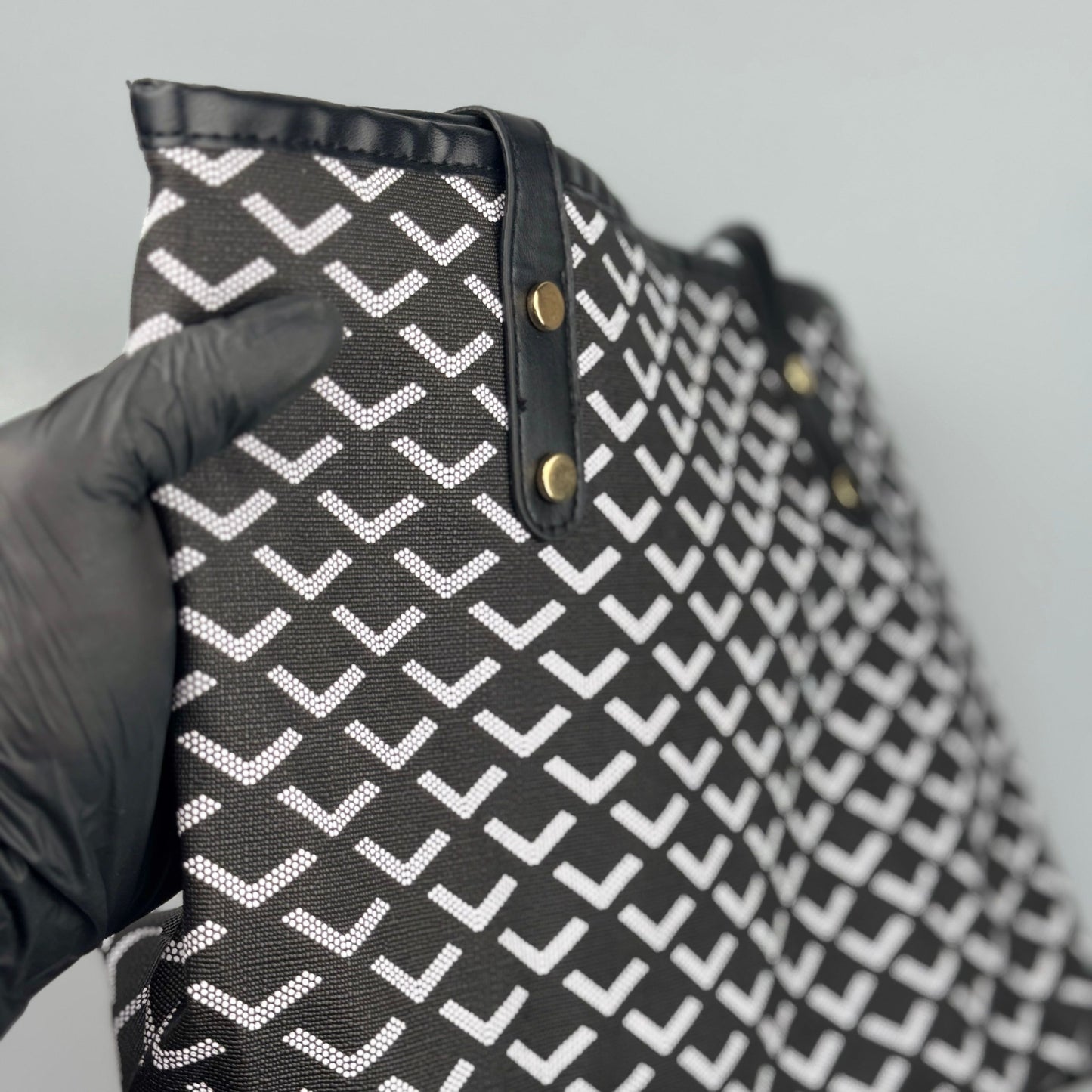 Bolsa Tote Estilo Geométrico com Bolsa Pequena
