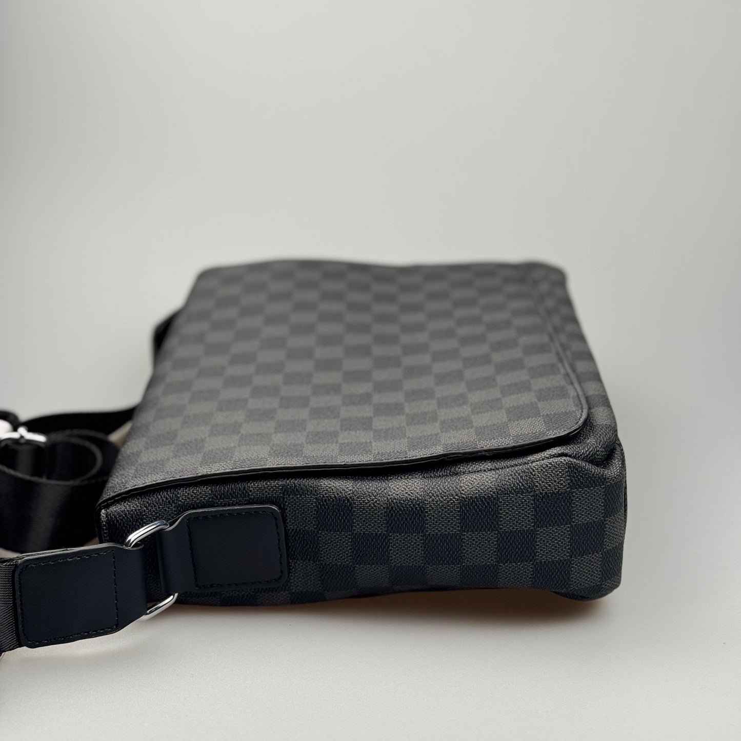 Bolsa Masculina Classic Messenger - Black Grid